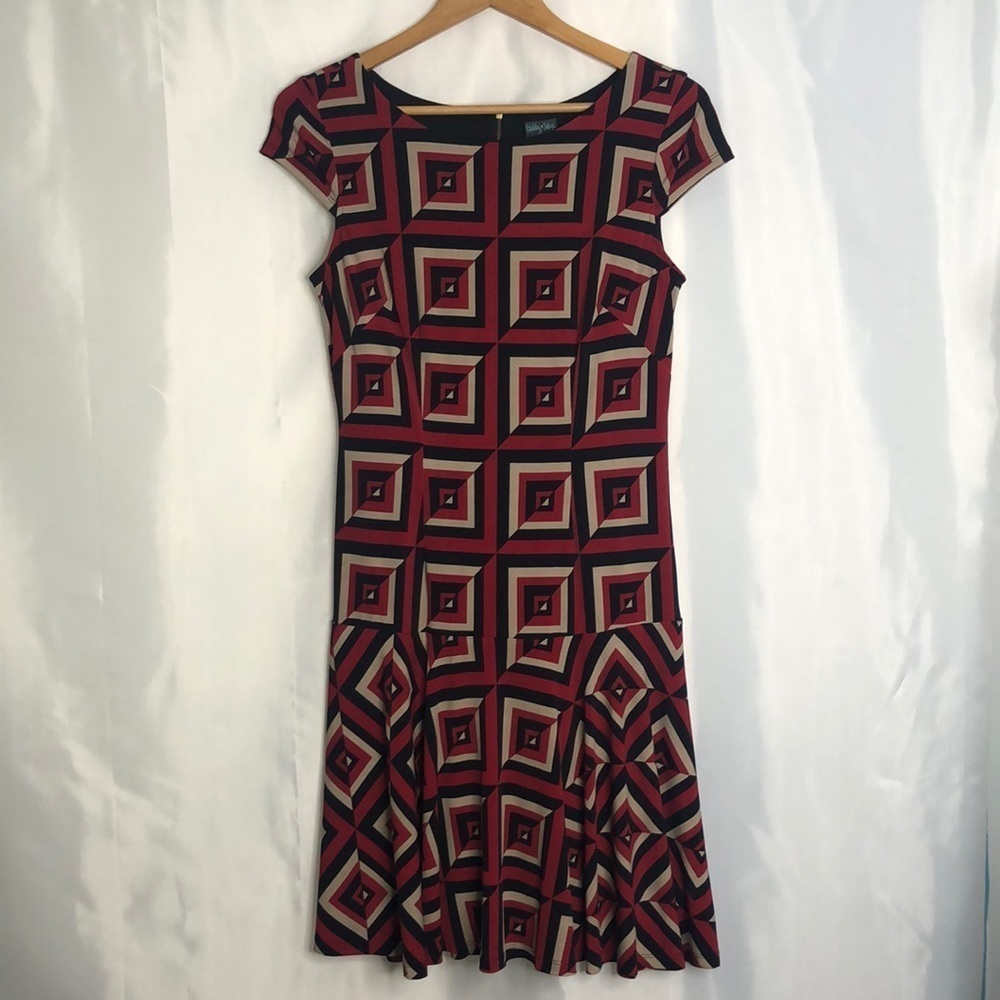 Gabby Skye Short Sleeve Geometry Lined Dress Size 4